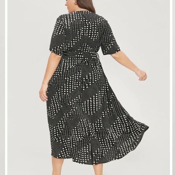 NWT BloomChic black and white dress 14/XL - Picture 3 of 10